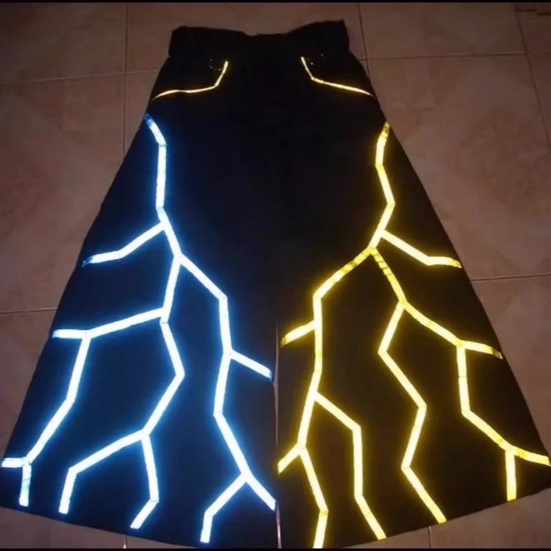 Street Fashion Japan 2025 - Shuffle Ghost Step Walk Tanzhose Coole